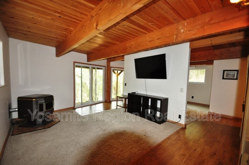 Groveland House: 20020 Bluebell Court