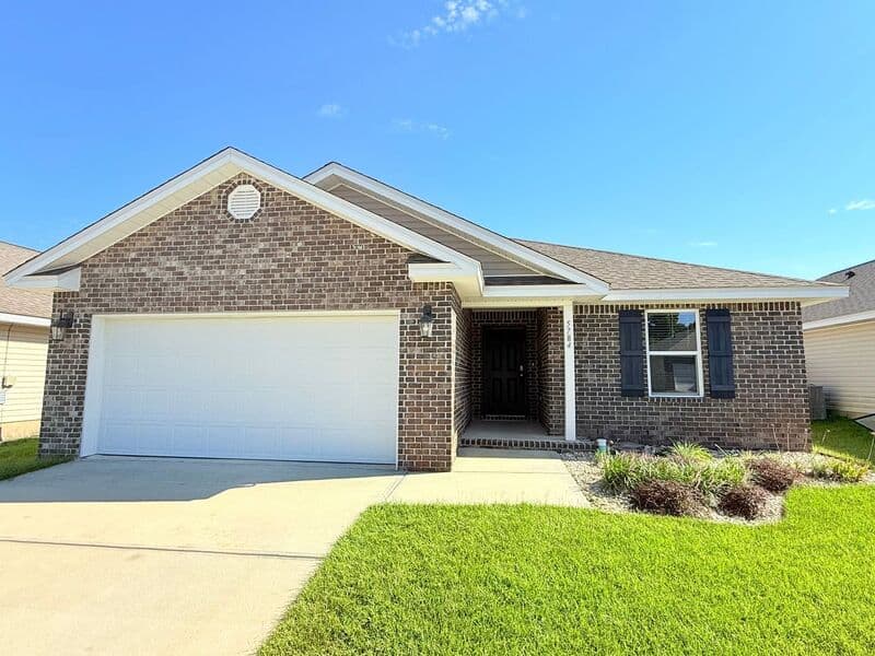 Milton House: 5784 Guinevere Ln