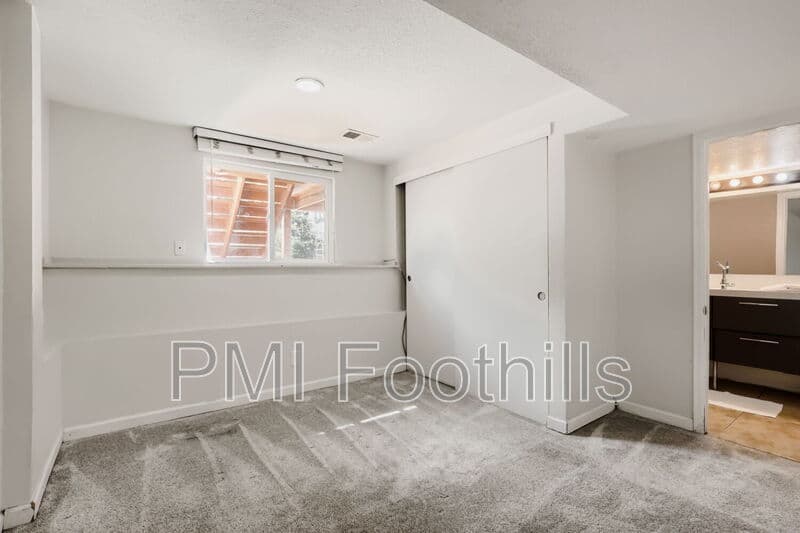 Aurora House: 12996 E Florida Dr