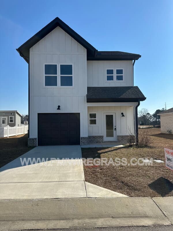Dothan House: 106 Jennie Drive