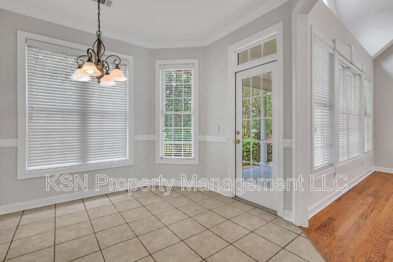 Savannah House: 5 Southernwood Place