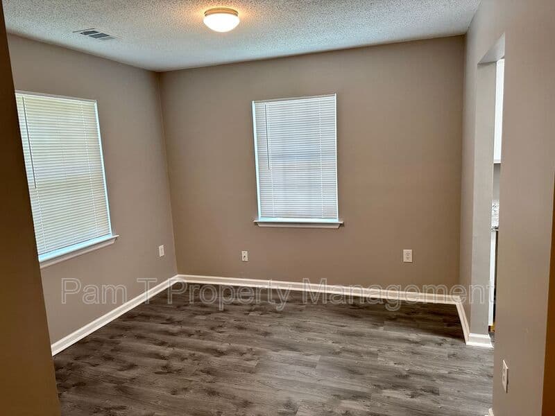 Savannah House: 2607 Bismark Ave.