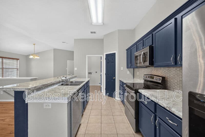San Antonio House: 7411 Tamburo Trail
