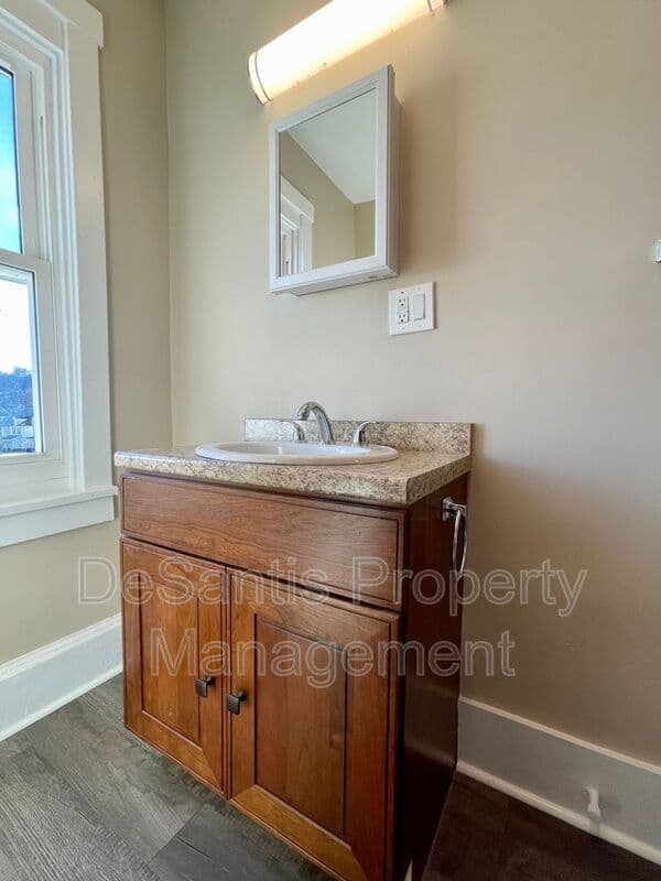 Brackenridge House: 724 East 7th Avenue