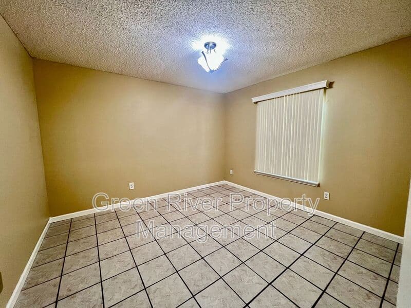 Jacksonville House: 13140 Staffordshire Drive S
