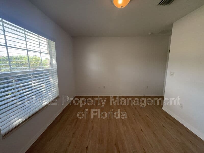 Ocala House: 15939 SW 14th Avenue Rd