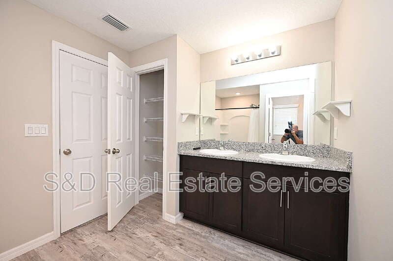 Lakeland House: 5511 Arlington River Drive