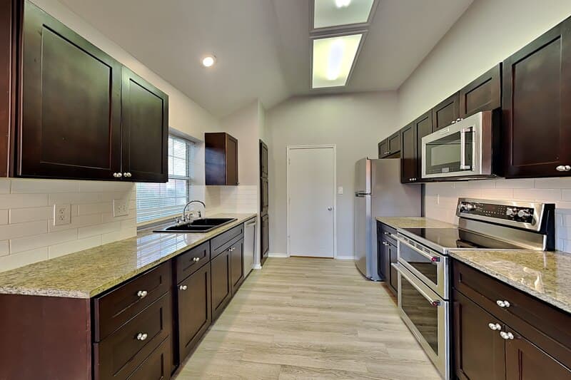Grand Prairie House: 633 Beatty Dr