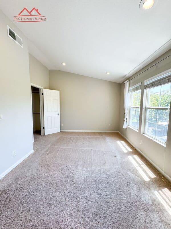 Fremont House: 3634 Fitzsimmons Cmn