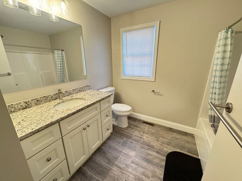 Holyoke Condo: 2 1/2 Vernon St