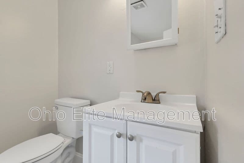 Columbus House: 85 S Wheatland Ave
