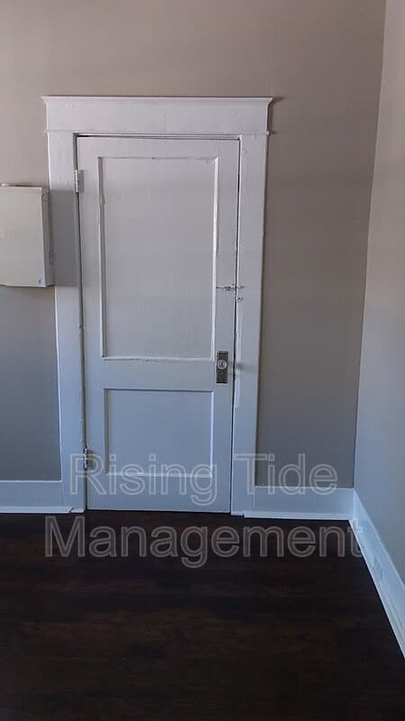 Birmingham House: 4017 39th Ave N
