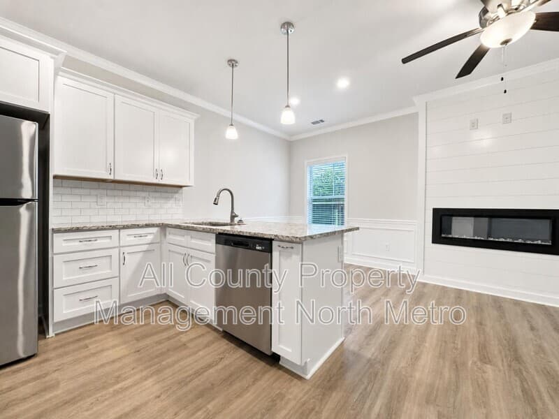 Lula Townhome: 6360 Pine Station Drive