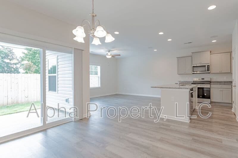 Greer Townhome: 8 Sabine Leaf Ct