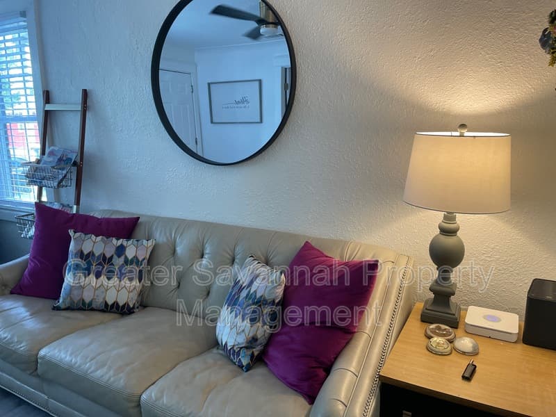 Savannah House: 626 East Waldburg Street