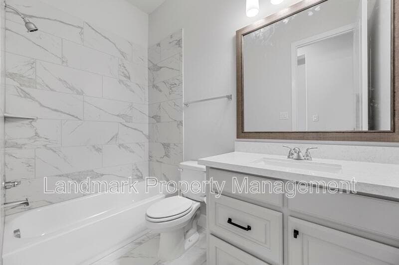 Mansfield House: 1822 Buckeye Lane