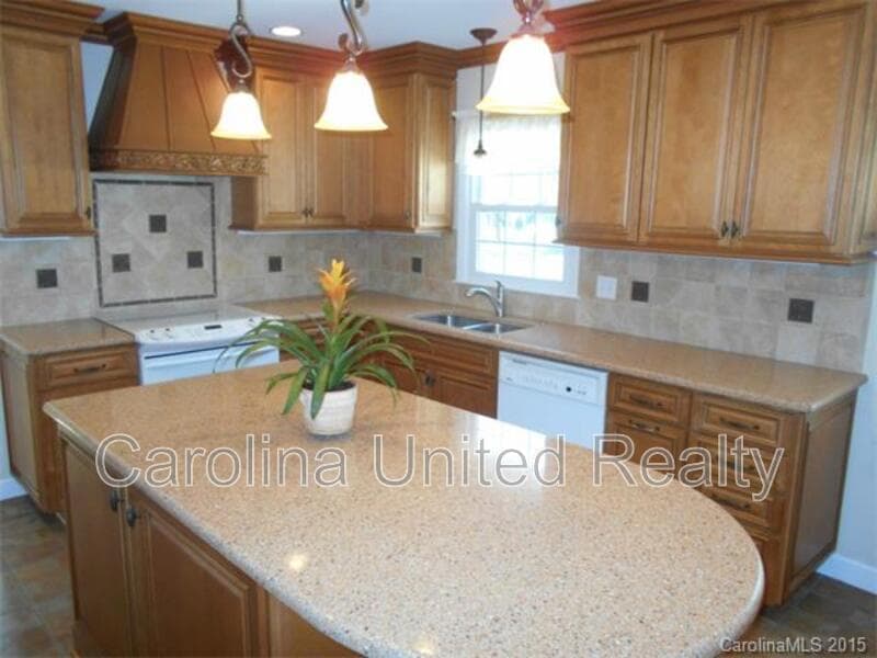 Charlotte House: 1330 E Barden Rd
