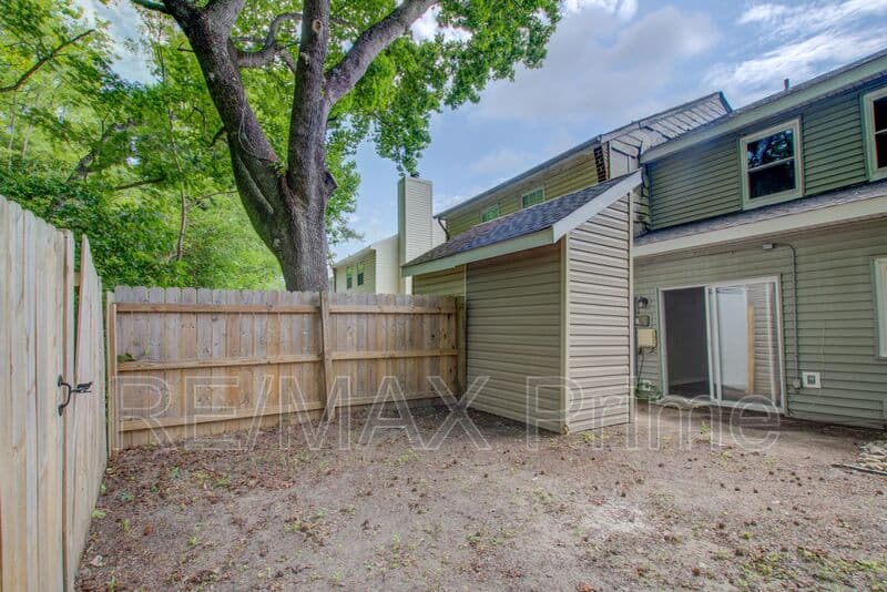 Virginia Beach House: 5375 Grand Lake Crescent