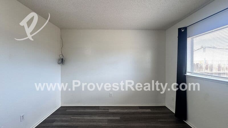 Apple Valley House: 13191 Kiowa Rd