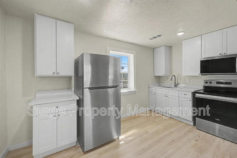 White Settlement Condo: 9021 White Settlement Road