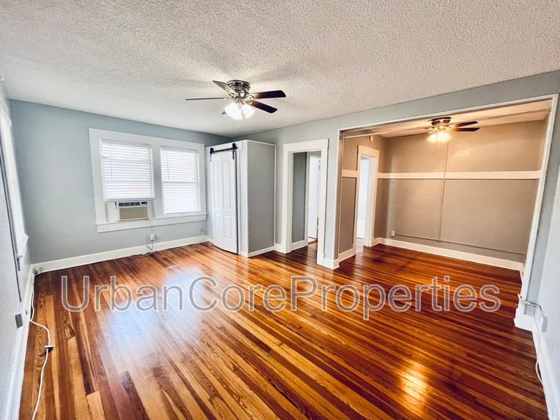 St. Petersburg Condo: 249 4th Ave N