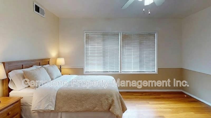 San Diego House: 4947 63rd St