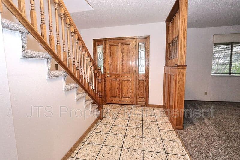 Fair Oaks House: 8520 Emperor Drive