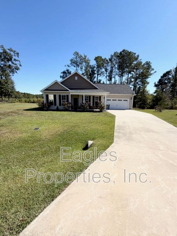 Goldsboro House: 309 Phillips Ridge Lane