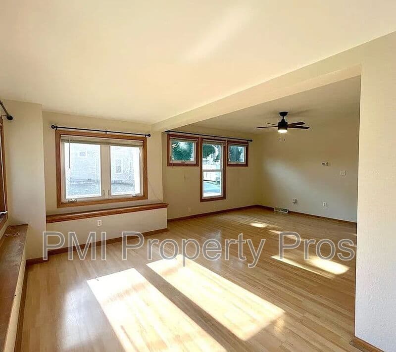 Waukesha Condo: 424 W College Ave
