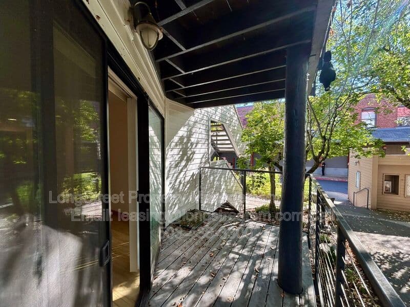 Portland Condo: 720 NW Naito Pkwy D22