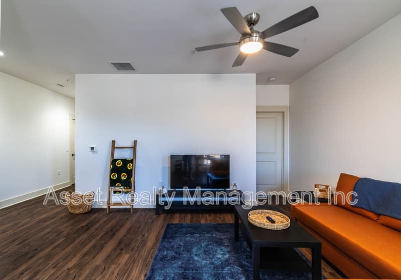 Alcoa Condo: 1110 Franck Street - 213