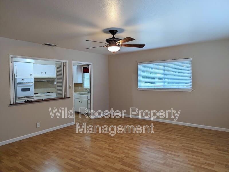 Sacramento Condo: 5320 Roger Way