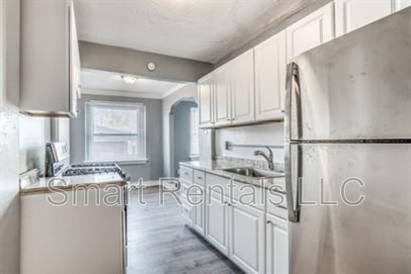 St. Louis Condo: 807 Clara Avenue  - 37