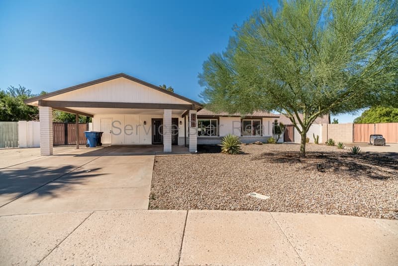 Chandler House: 526 N Pepperwood Ct