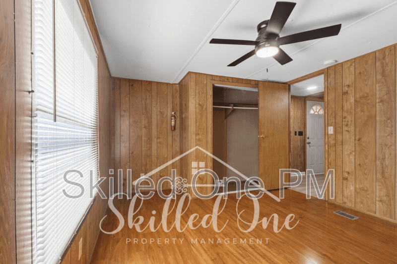 Jonesville House: 4532 Sandy Berry Road