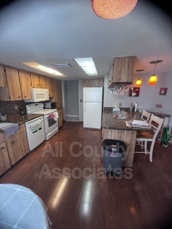 Hudson House: 9014 Tournament Dr