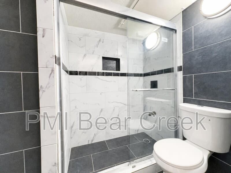 Houston Condo: 9550 Deering Drive