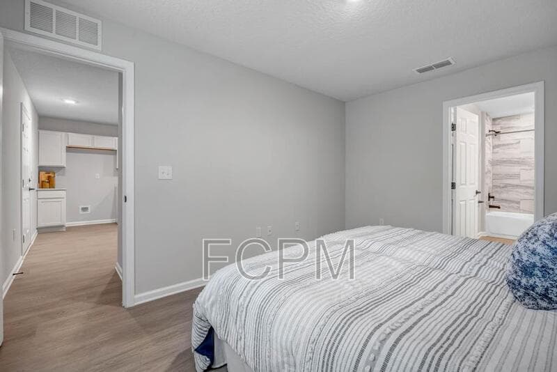 Jacksonville House: 5460 Amazon Ave