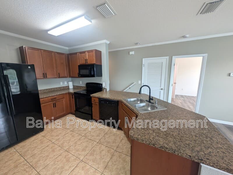 Plant City Townhome: 803 Ashentree Dr