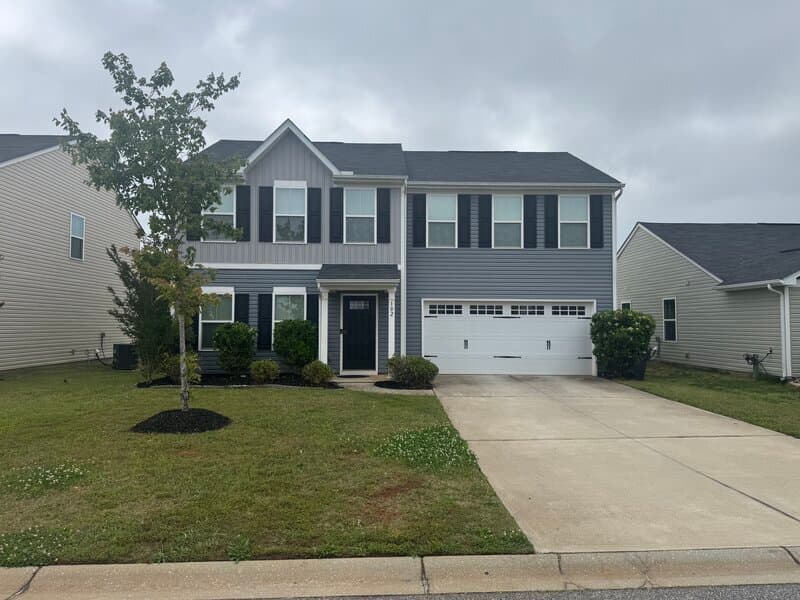 Greenville House: 102 Castlebrook Dr
