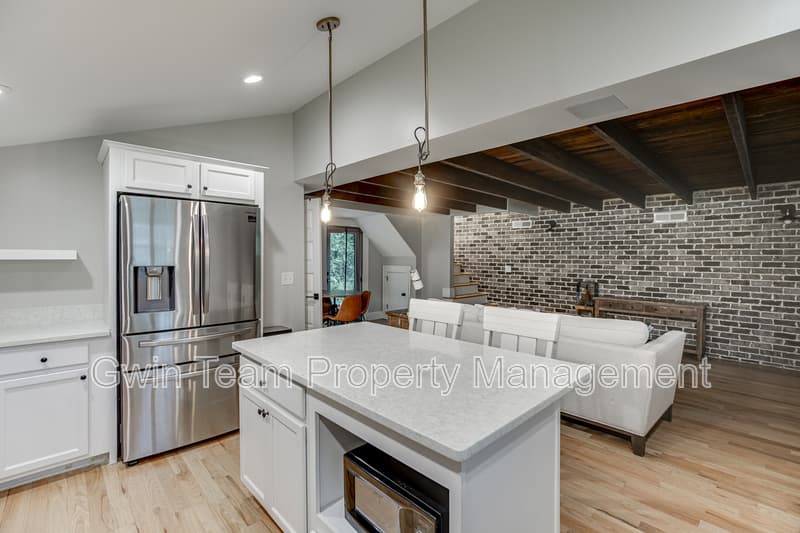 Lawrenceville House: 75 Cherry St