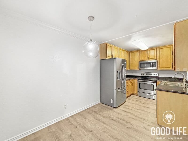San Diego Condo: 3665 Ash St