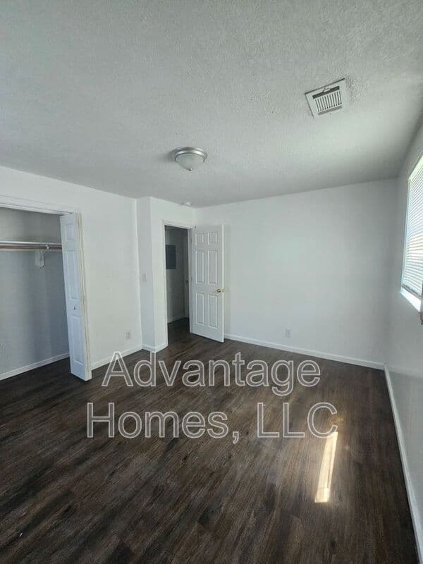Kansas City House: 746 N 70th St