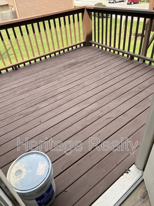 Knoxville House: 10503 Haleyford Lane