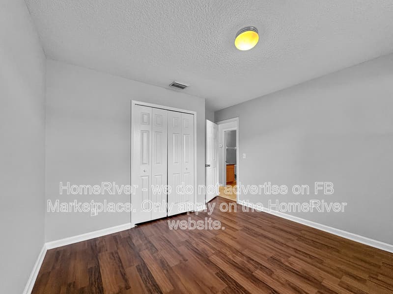 Jacksonville House: 6711 Salt Pond Dr N