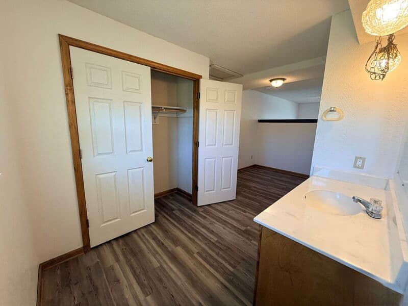 Excelsior Springs House: 1405 Neil Lane