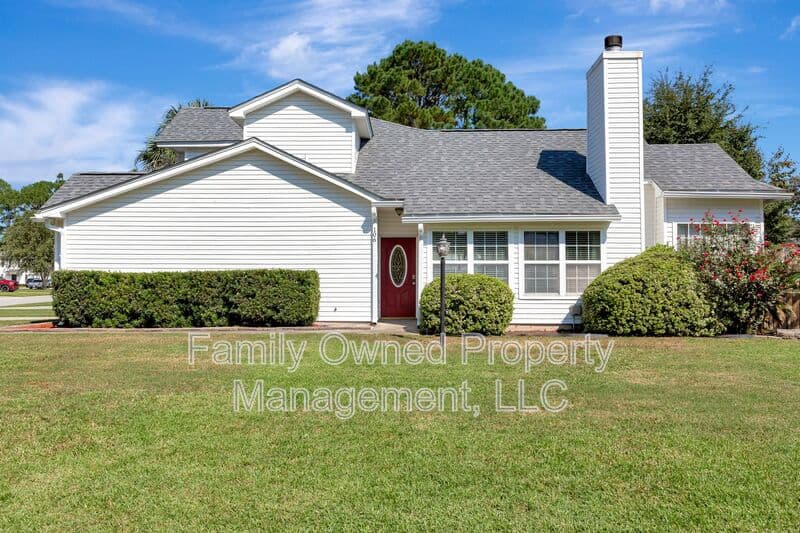 Summerville House: 106 Quest Street