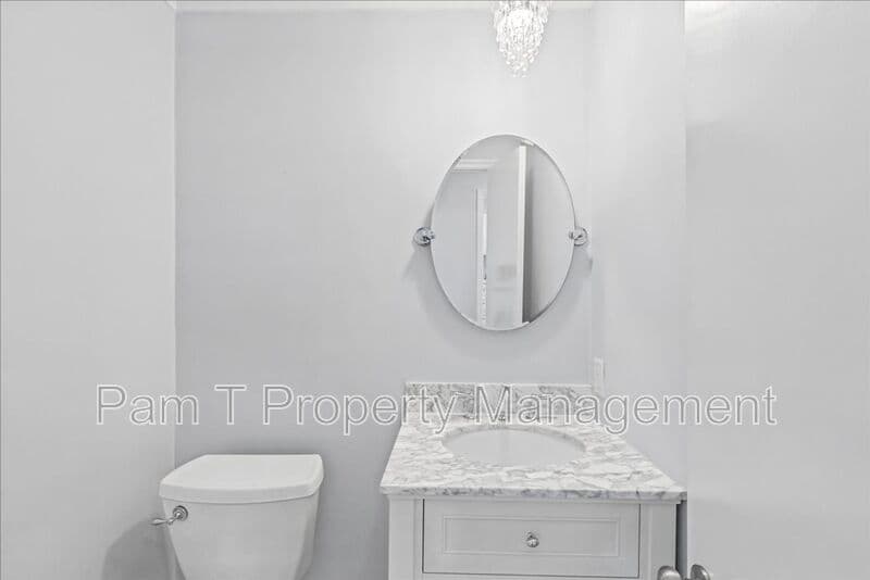 Savannah Townhome: 12502 Apache Ave