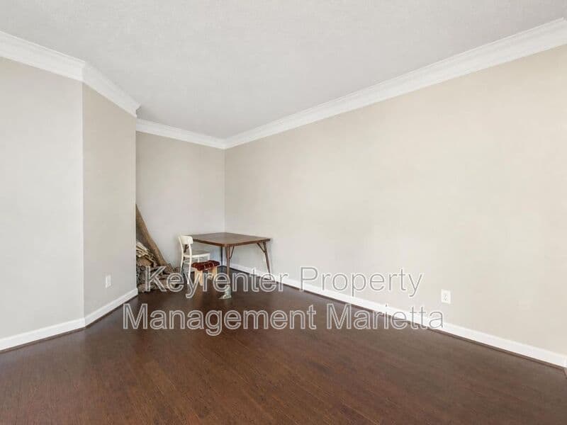 Marietta House: 302 Rosemont Park Ln
