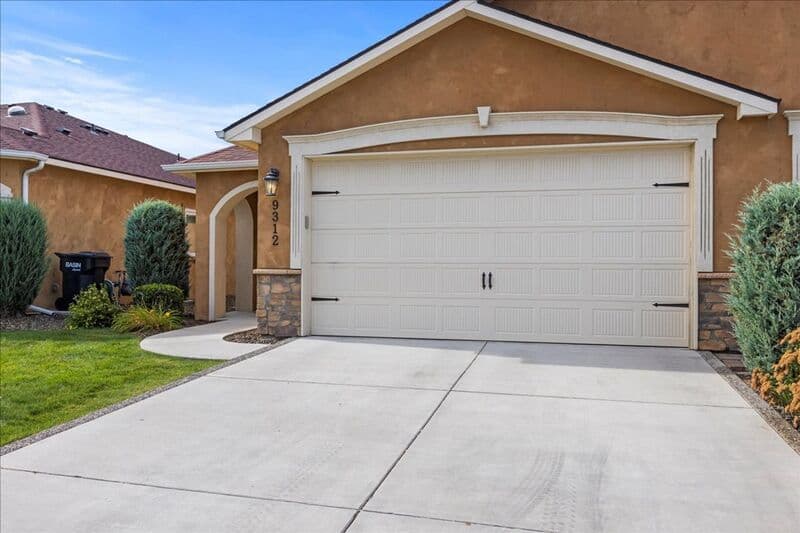 Pasco Townhome: 9312 Majestia Lane
